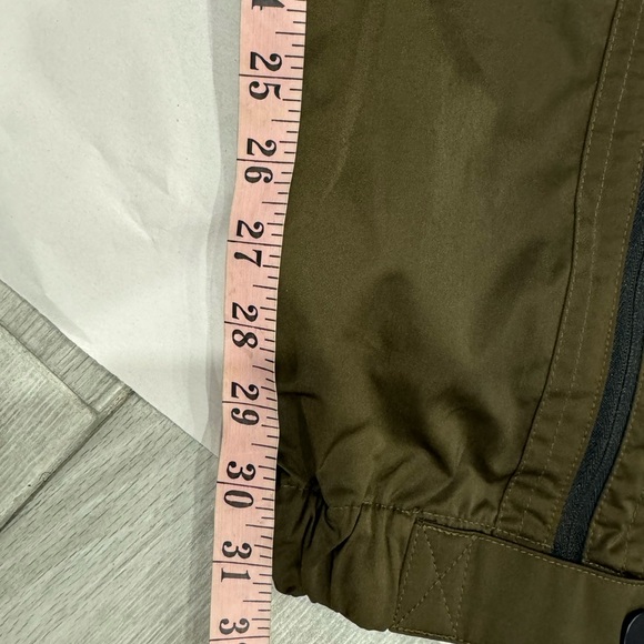 Athleta Women’s Olive Green Radiant Jogger Size 6T - Picture 7 of 7